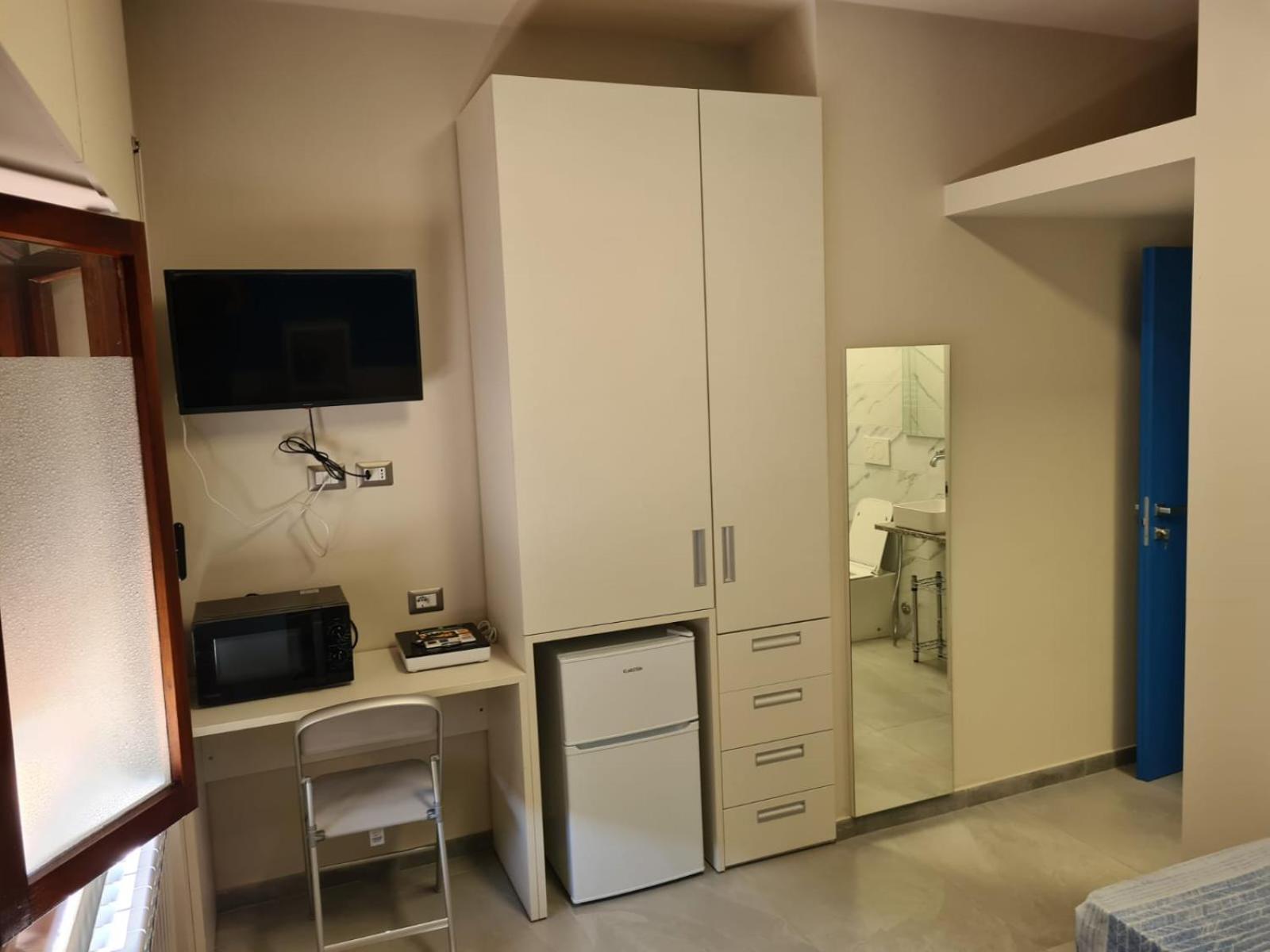 Arcobaleno By Dimora Chic Hotel Novara Exterior photo